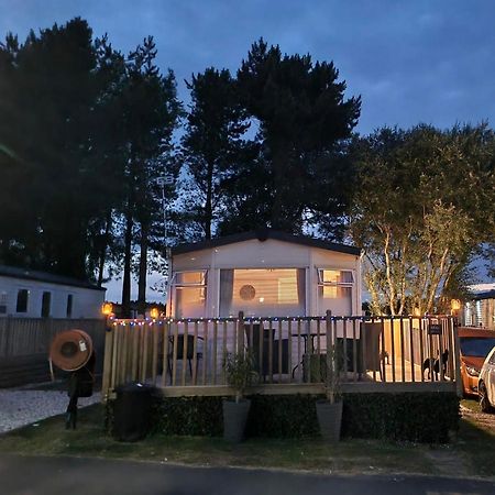 The Hygge Retreat At 7 Lakes Country Park, Lincolnshire Villa Crowle  Dış mekan fotoğraf