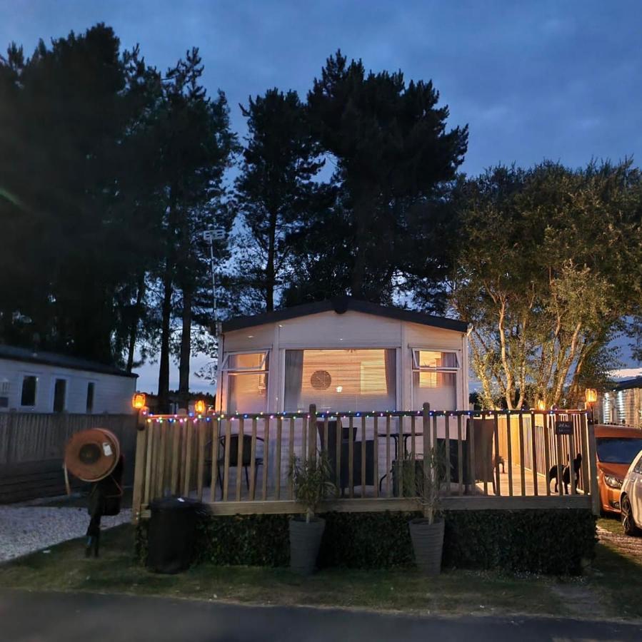 The Hygge Retreat At 7 Lakes Country Park, Lincolnshire Villa Crowle  Dış mekan fotoğraf