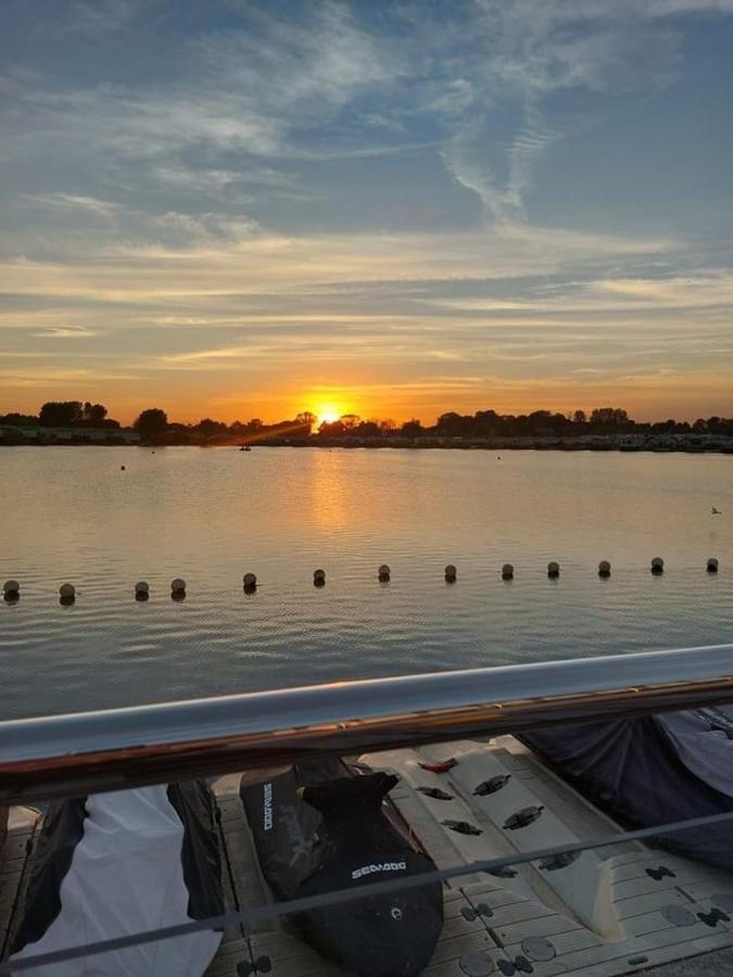 The Hygge Retreat At 7 Lakes Country Park, Lincolnshire Villa Crowle  Dış mekan fotoğraf